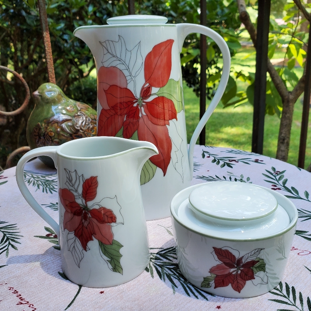 Poinsettia Mini Creamer by Block Spal, Mary Lou Goertzen 1982 Portugal